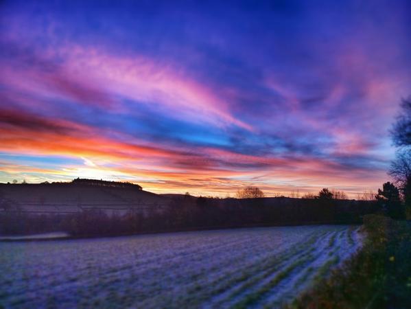 RT The sky on fire above a frosty #Shire this morning. My favourite time of the year! @ShropshireStar Happy Monday y'all  - embedded image 