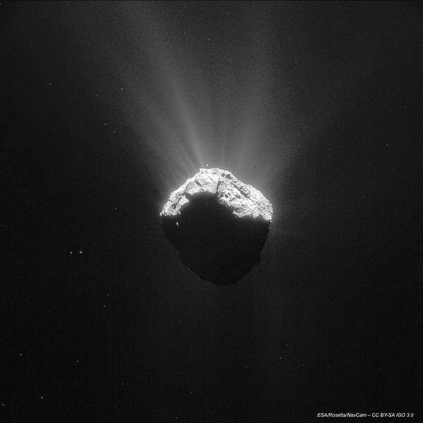 RT Just when I think I’ve seen #67P from all angles, I caught this unique view!  http://t.co/RdstTkbvAh #CometWatch  - embedded image 