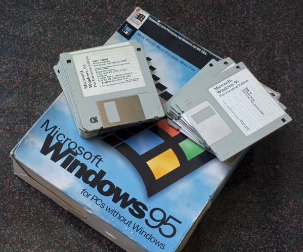 RT Windows 95 is 20 years old today. You used 3.5" floppies to install it. 13 of them.  - embedded image 