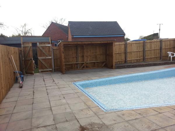 RT Huge thanks to @BromsgroveTable for their hard work renovating our pool. New shelter now complete. Thank U  - embedded image 