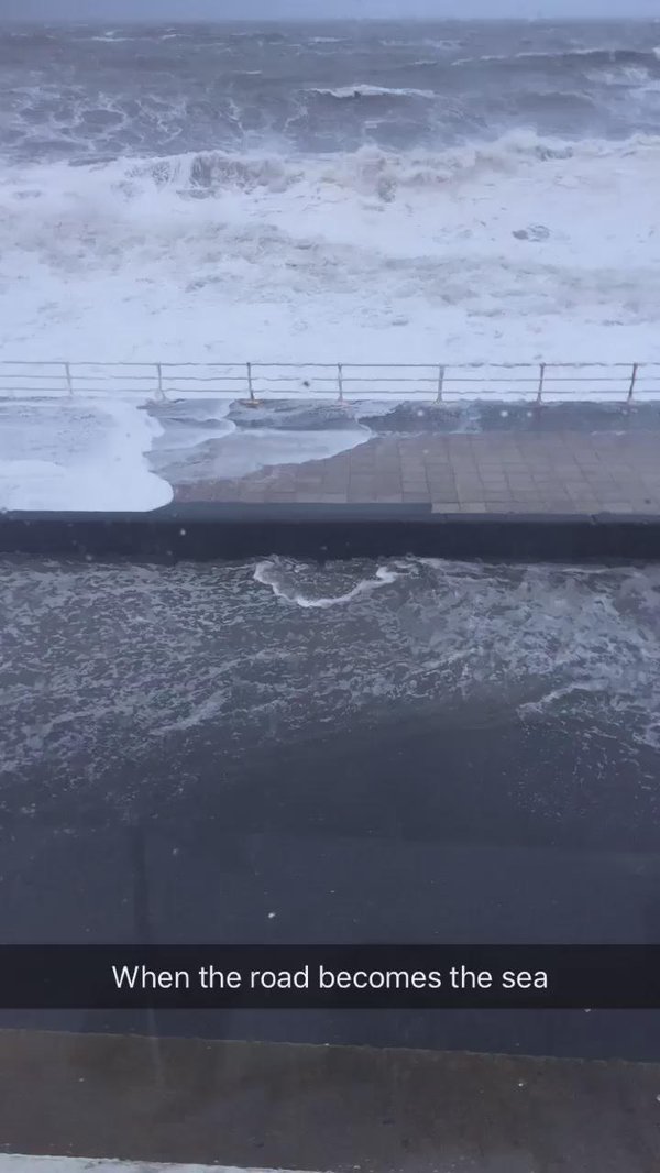 RT Incredible scenes as Aberystwyth is battered by #StormImogen!
Video c/o @mia_williamsxo

⚠️ Heading out? Stay safe.
 - embedded image 