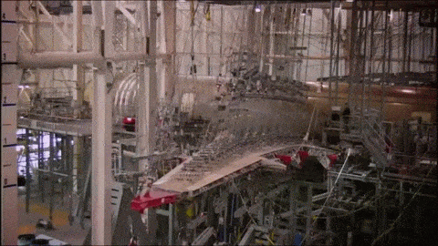 RT Stress testing the wings of an Airbus A350 XWB by bending them.  - embedded image 