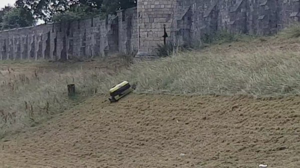 RT I know they do it every year but there's something mesmeric about watching the robot cutting the York walls banks  - embedded image 