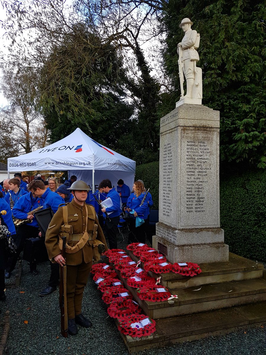 RT Always in our thoughts. Lovely turn out at the Catshill Memorial Parade.  - embedded image 