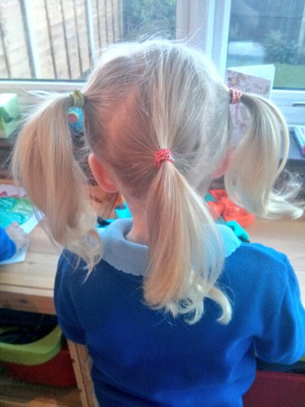 The school jester #hair http://t.co/jGmZTVO12I - embedded image