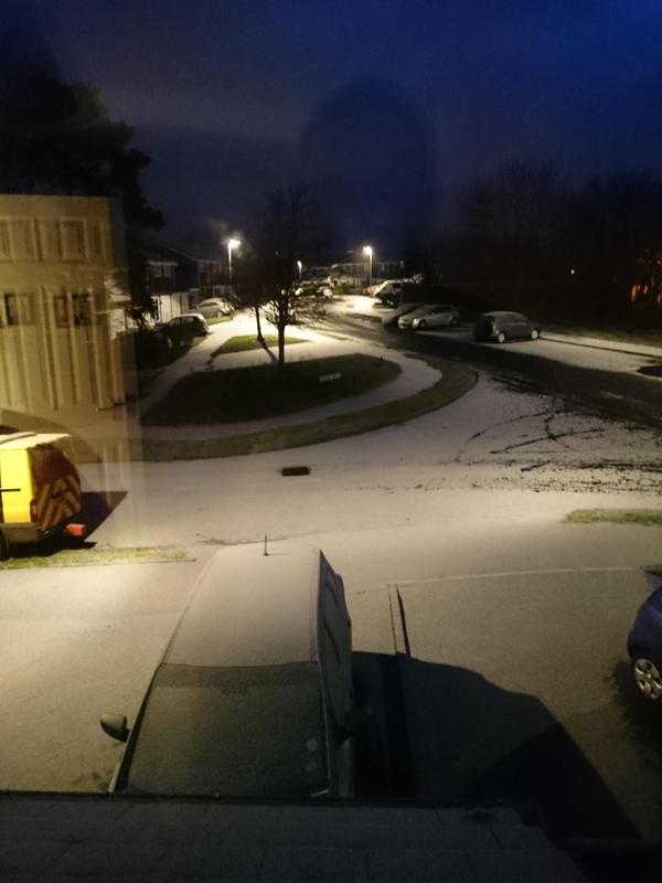 A thin layer or snow. 1/10 #uksnow b61  - embedded image 
