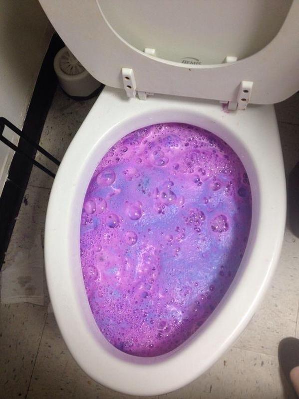 RT my dad thought my bath bomb was toilet cleaner  - embedded image 